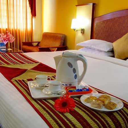 Ponmariresidency Hotel Ooty Buitenkant foto