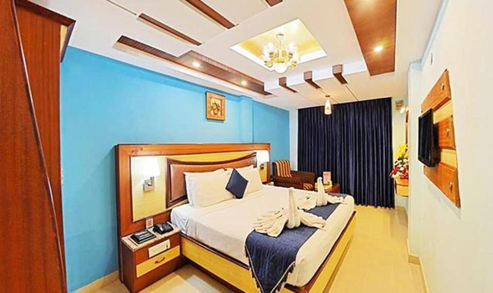 Ponmariresidency Hotel Ooty Buitenkant foto