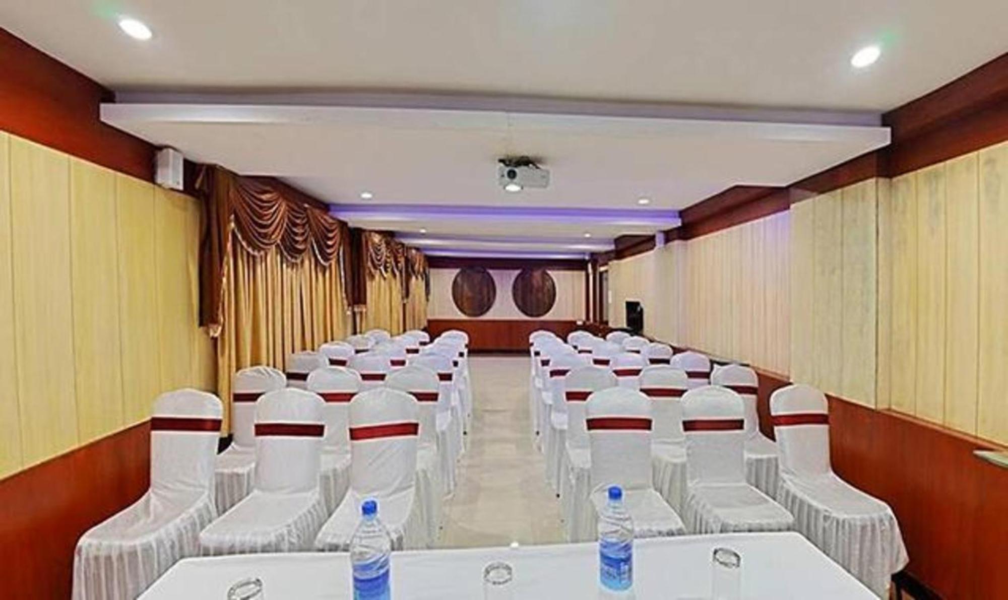 Ponmariresidency Hotel Ooty Buitenkant foto