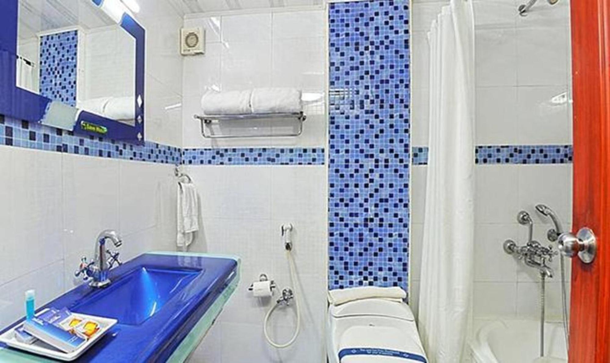 Ponmariresidency Hotel Ooty Buitenkant foto