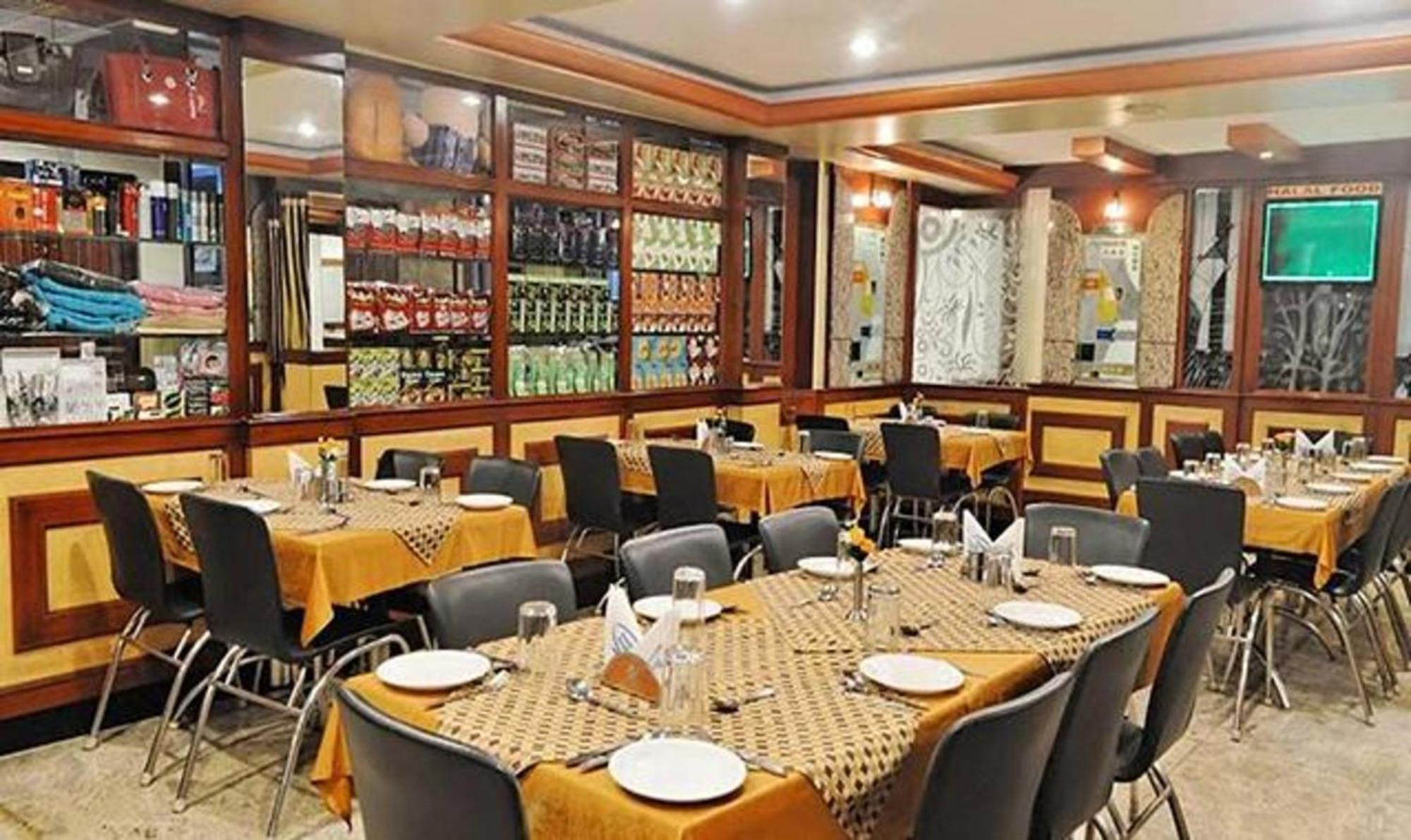 Ponmariresidency Hotel Ooty Buitenkant foto