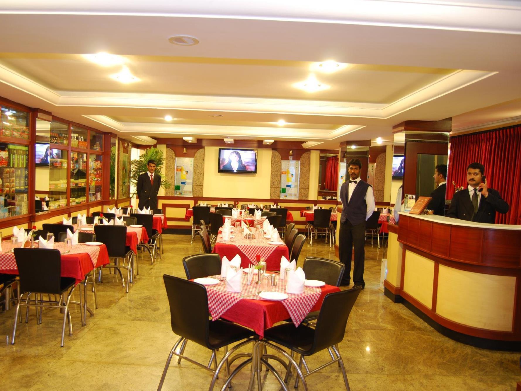 Ponmariresidency Hotel Ooty Buitenkant foto