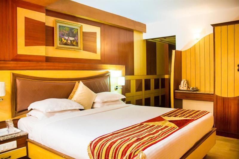 Ponmariresidency Hotel Ooty Buitenkant foto