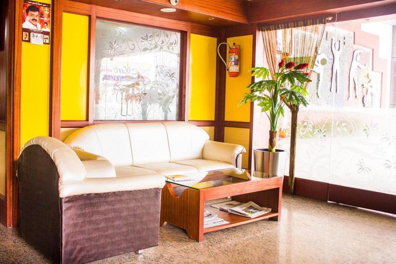 Ponmariresidency Hotel Ooty Buitenkant foto