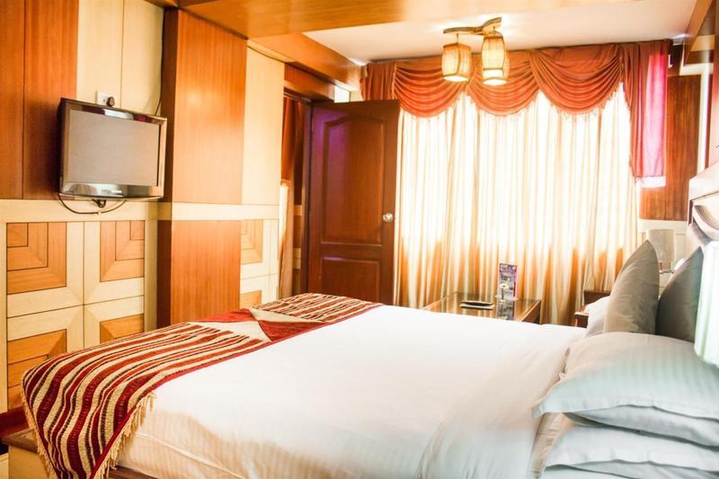 Ponmariresidency Hotel Ooty Buitenkant foto