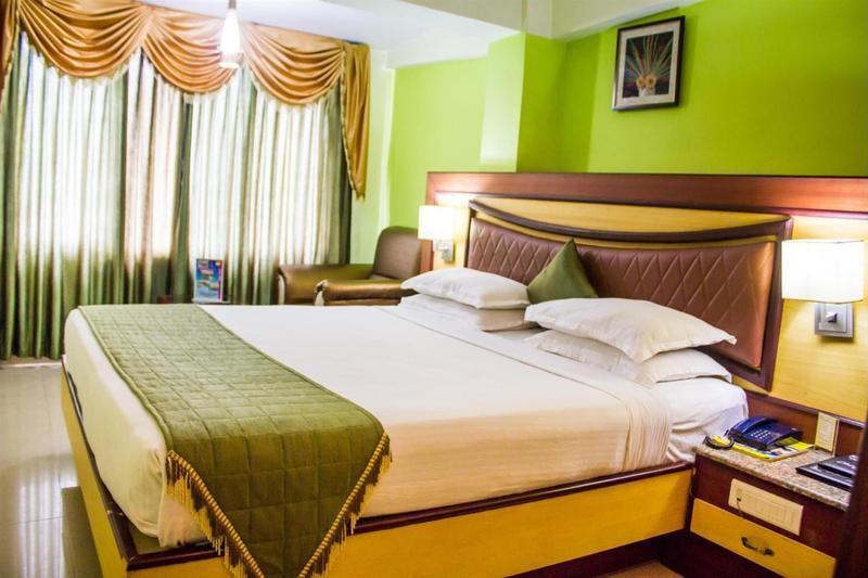 Ponmariresidency Hotel Ooty Buitenkant foto